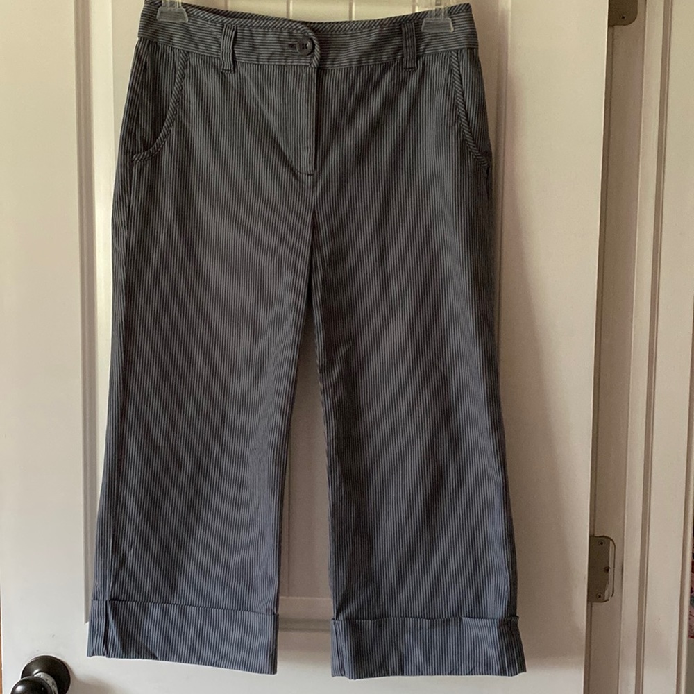 Nautica Black White Pin Striped Capris Pants size 8